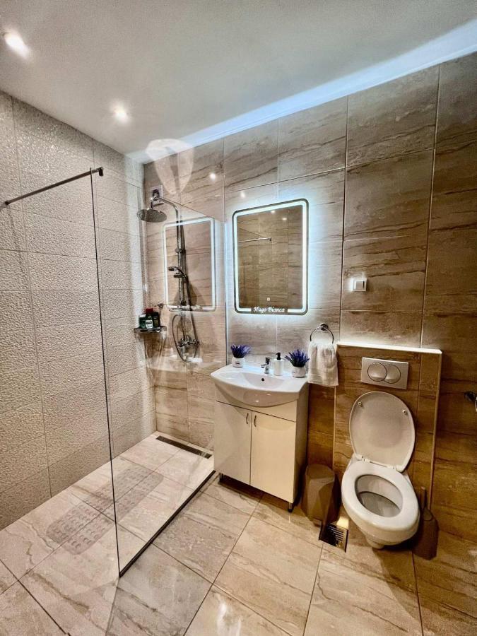 Hugo Bianca Lux Appartement Belgrado Buitenkant foto