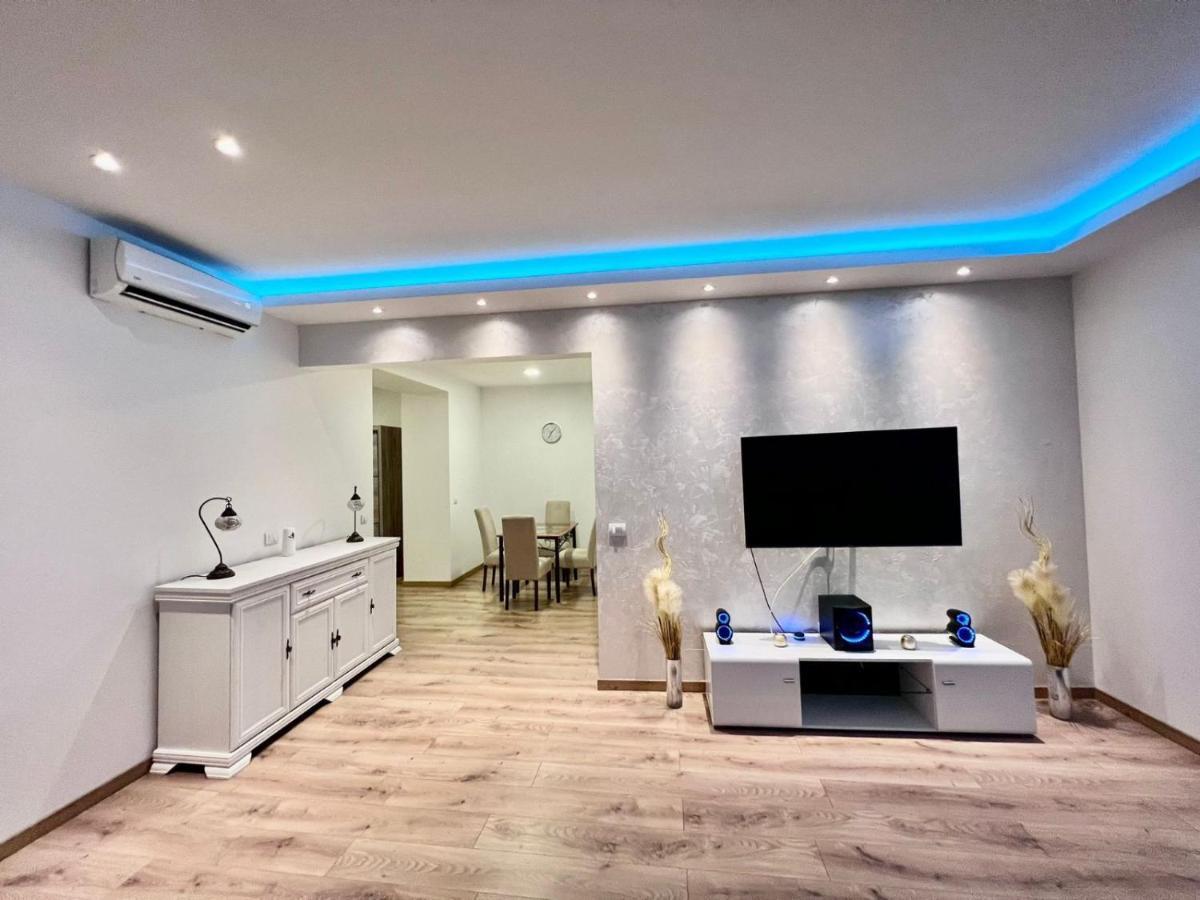 Hugo Bianca Lux Appartement Belgrado Buitenkant foto